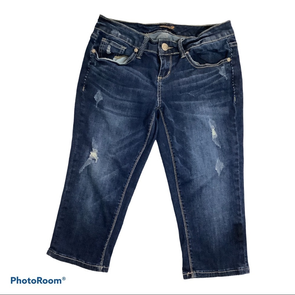 Seven7 distressed capris size 4